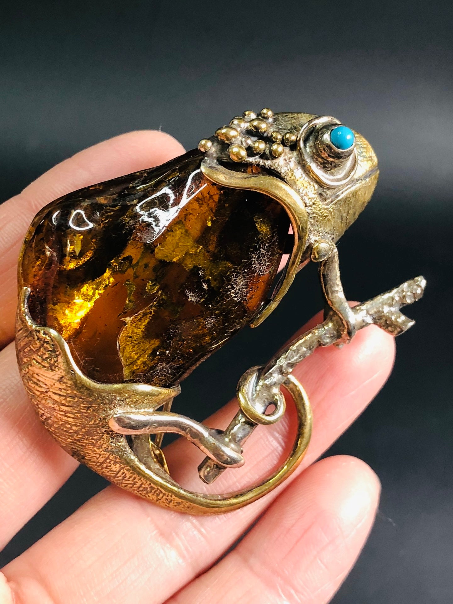 Handmade Genuine Baltic Natural Plant Amber Chameleon (Pendant & Brooch) 🦎without a chain