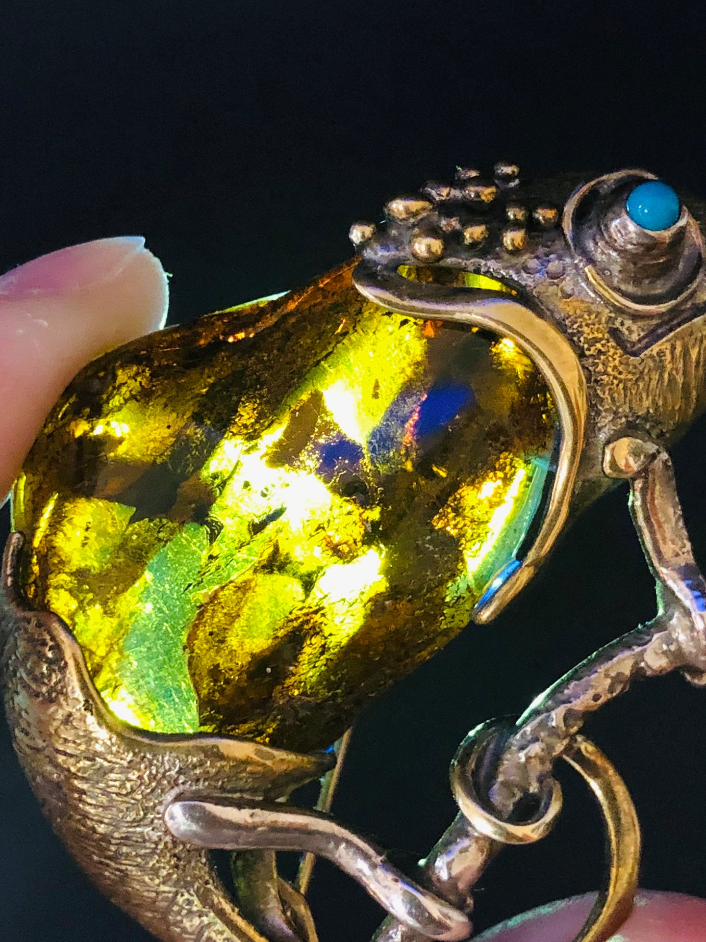 Handmade Genuine Baltic Natural Plant Amber Chameleon (Pendant & Brooch) 🦎without a chain