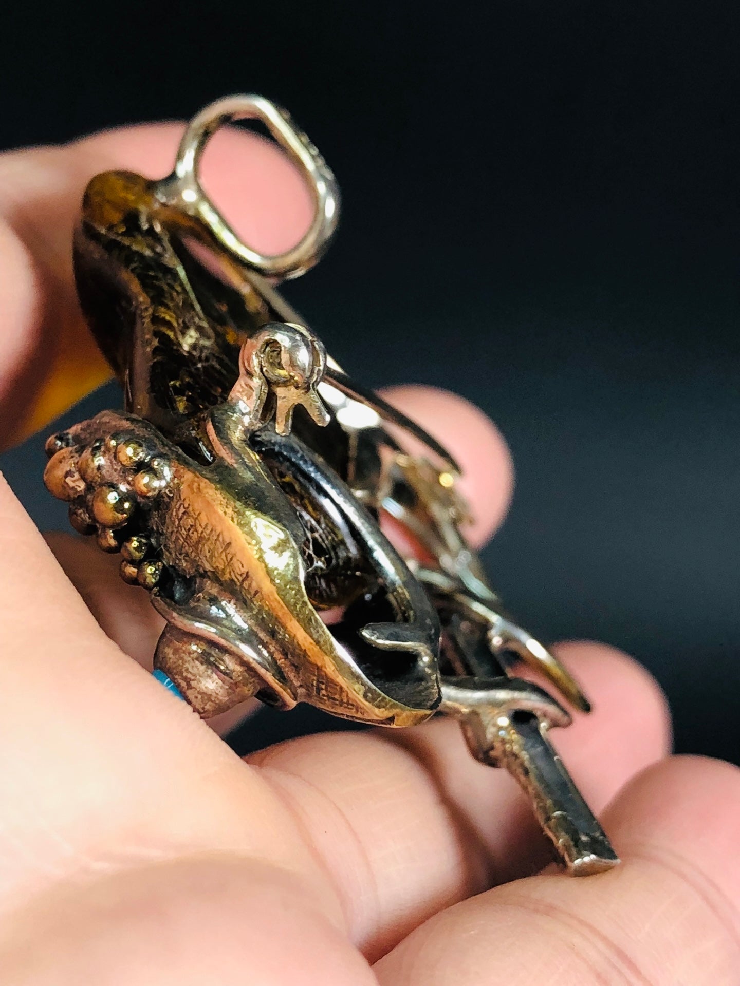 Handmade Genuine Baltic Natural Plant Amber Chameleon (Pendant & Brooch) 🦎without a chain