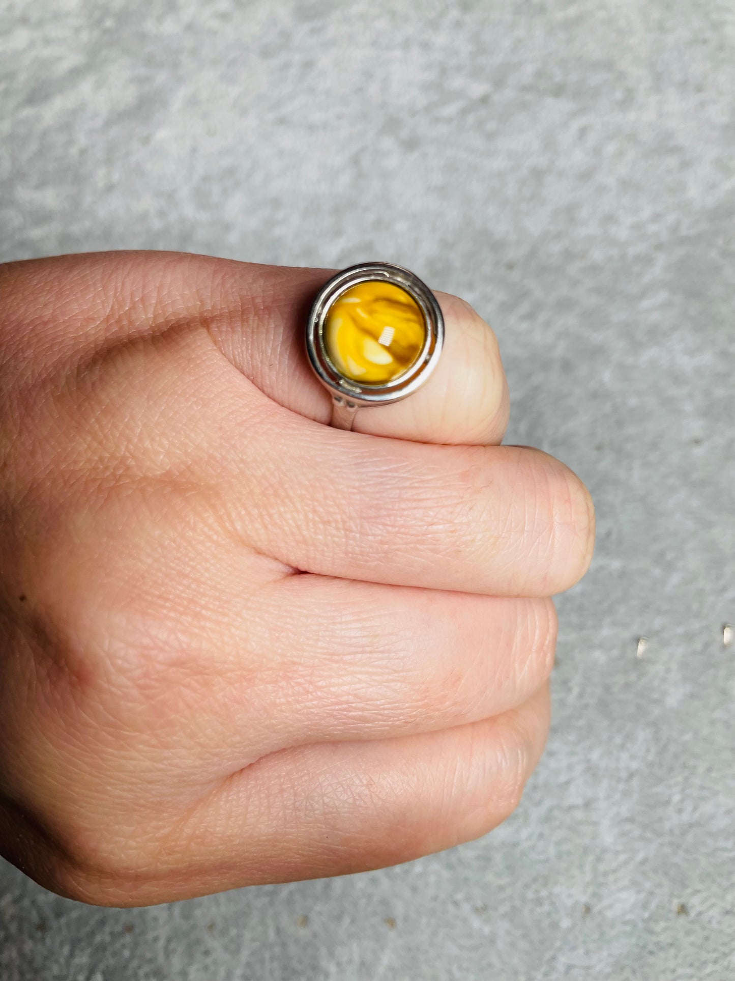Handmade Baltic Natural Beeswax Amber Round 925 Sterling Silver Ring (Size US#6.5)