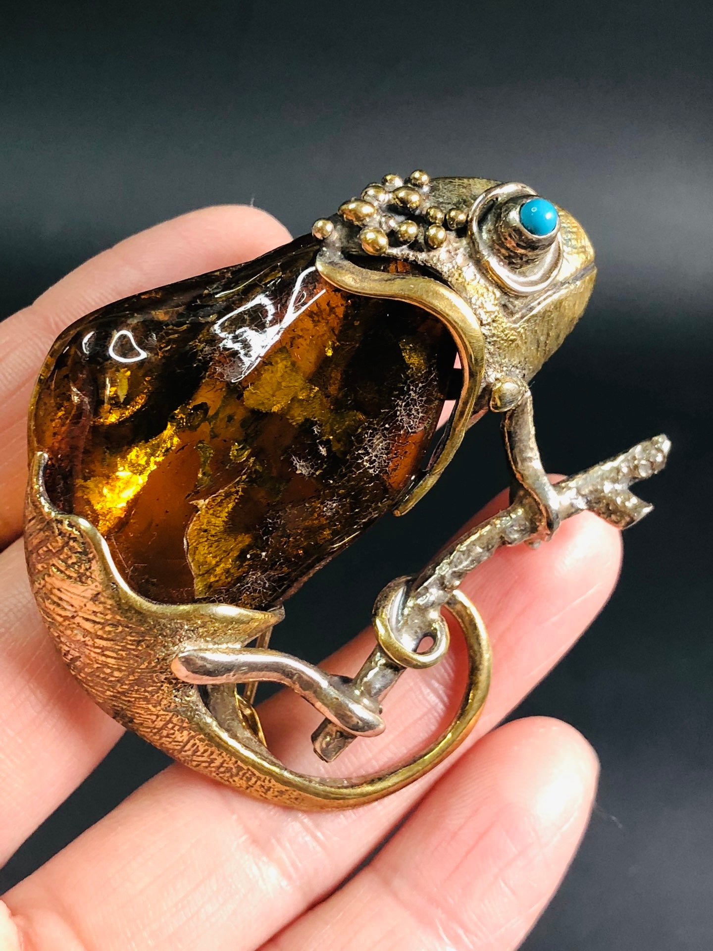 Handmade Genuine Baltic Natural Plant Amber Chameleon (Pendant & Brooch) 🦎with a chain