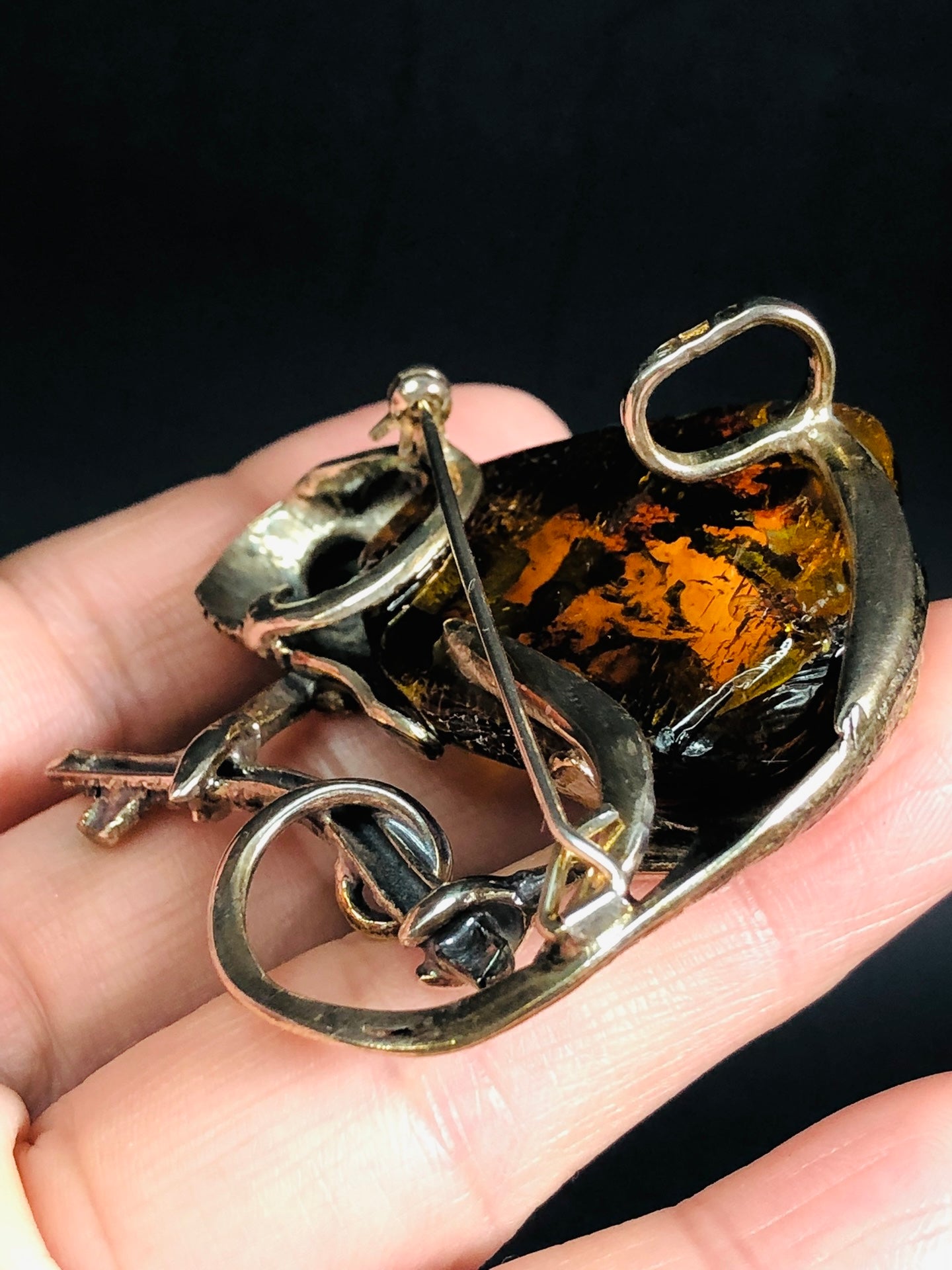 Handmade Genuine Baltic Natural Plant Amber Chameleon (Pendant & Brooch) 🦎with a chain