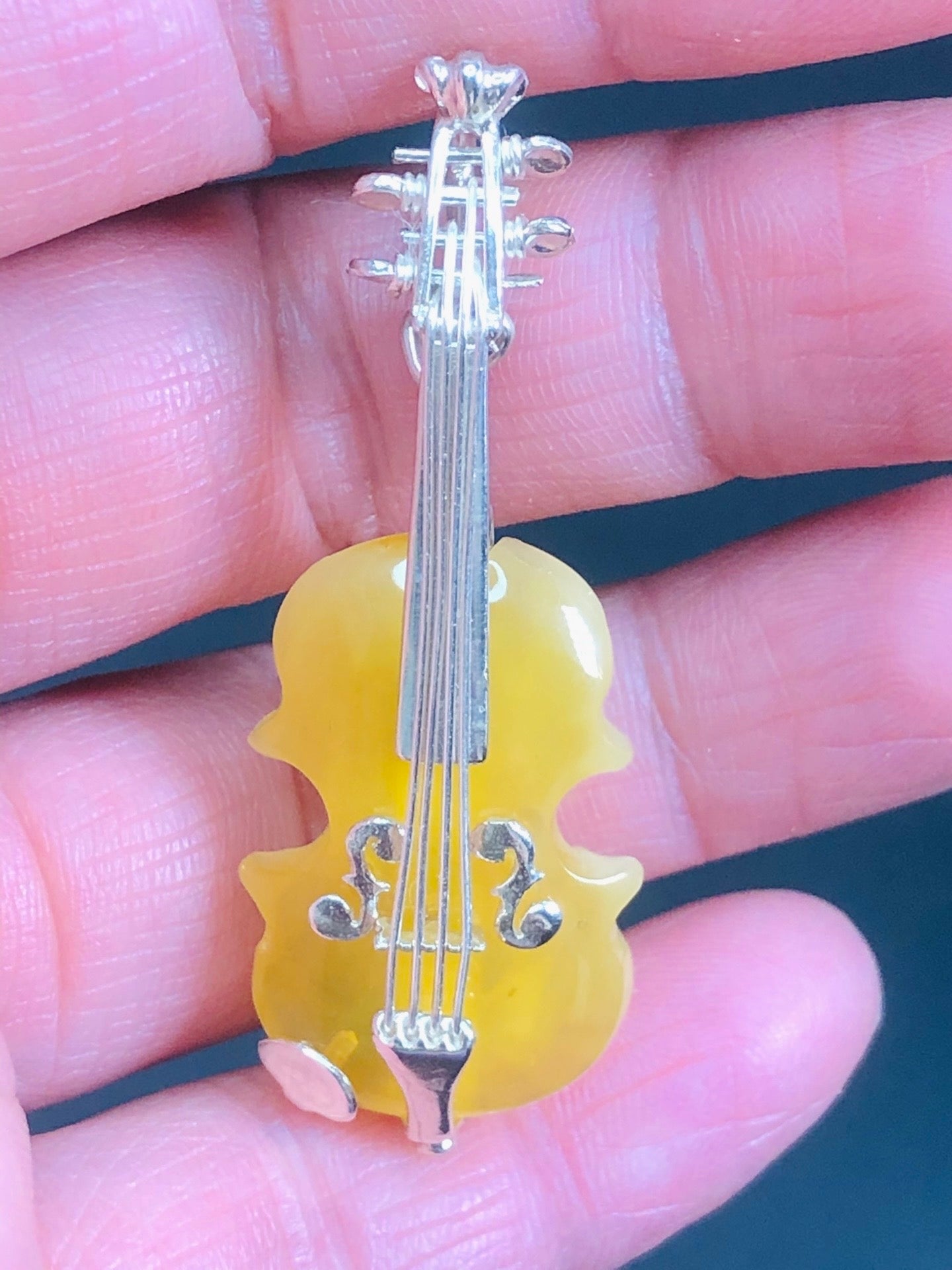 Handmade Genuine Baltic Natural Chicken Fat Yellow Amber Brooch/Pendant - Violin 🎻without a chain