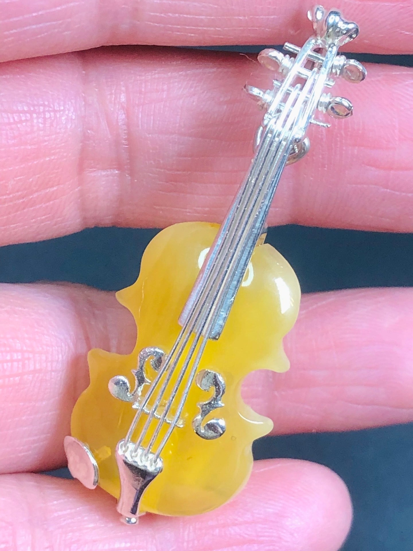 Handmade Genuine Baltic Natural Chicken Fat Yellow Amber Brooch/Pendant - Violin 🎻without a chain