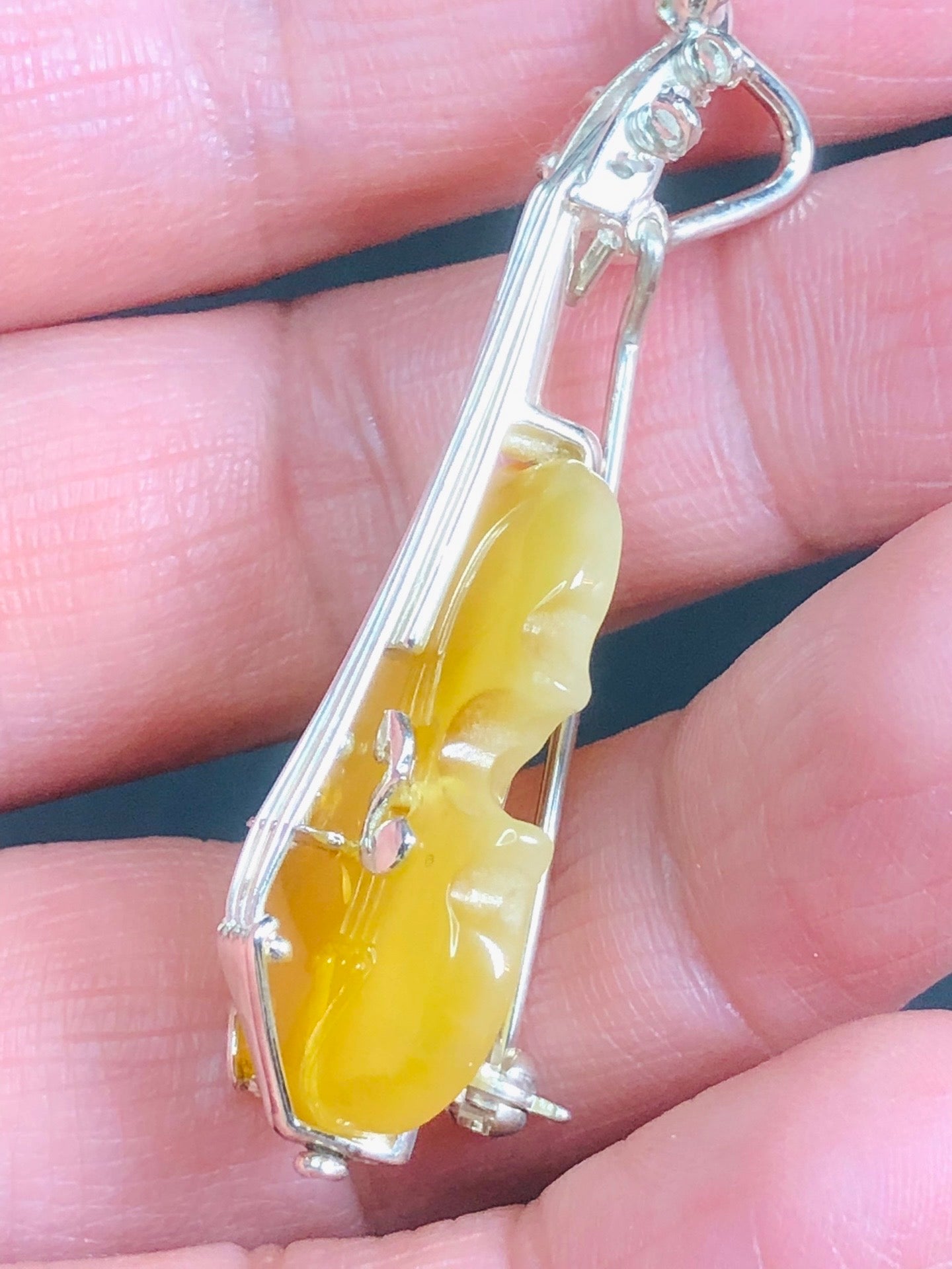 Handmade Genuine Baltic Natural Chicken Fat Yellow Amber Brooch/Pendant - Violin 🎻without a chain