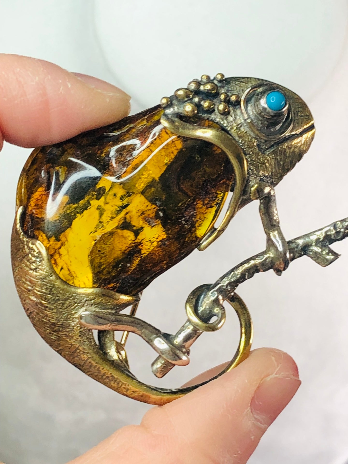 Handmade Genuine Baltic Natural Plant Amber Chameleon (Pendant & Brooch) 🦎with a chain